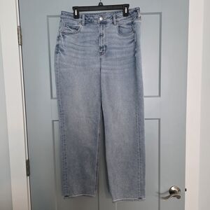American Eagle Mom Straight Jeans Size 14 High Rise Light Wash